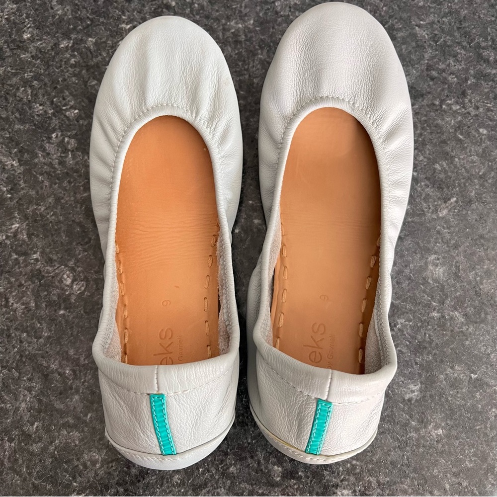 Tieks leather flats size 9 cool grey color NEW